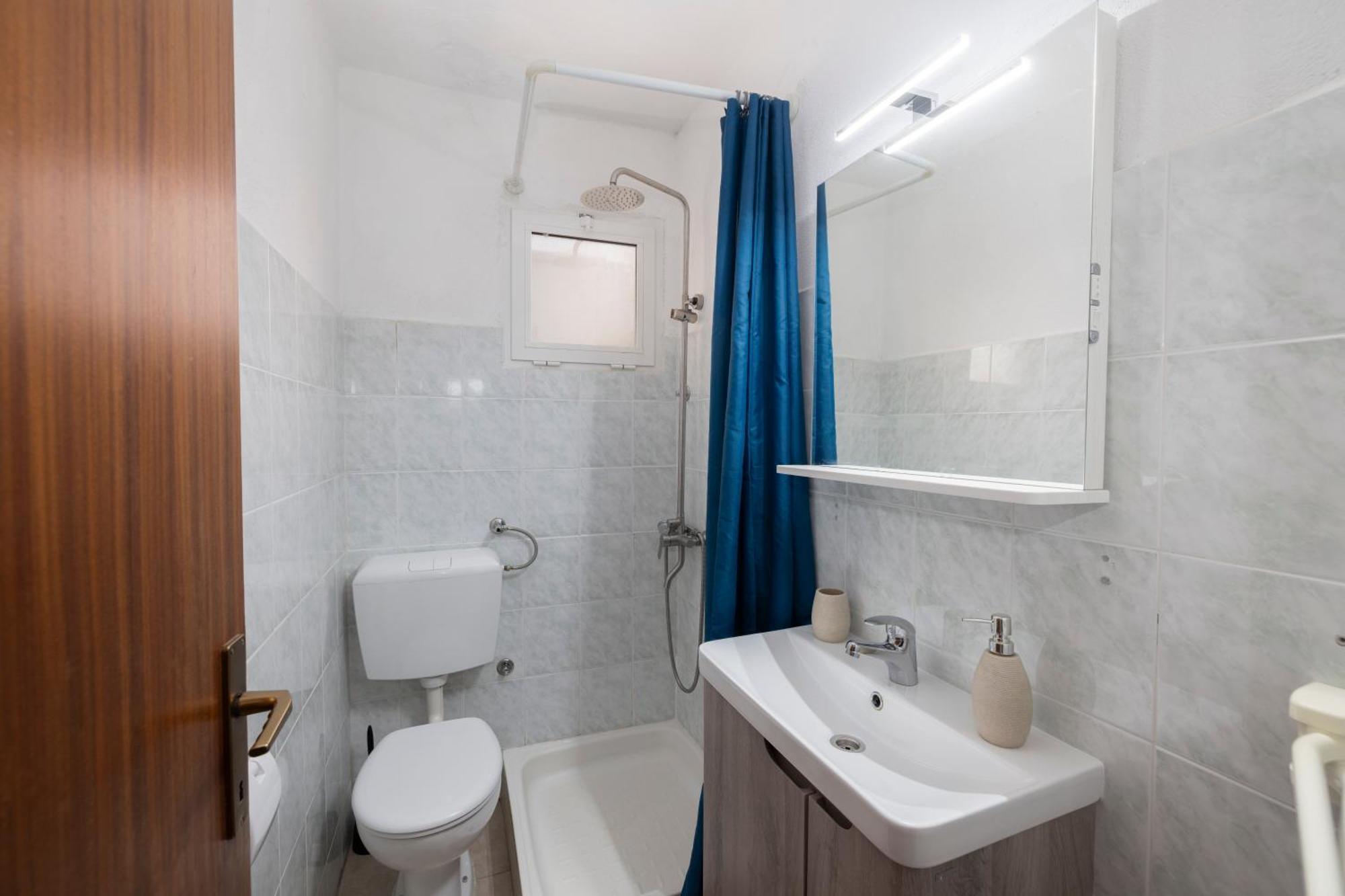 Apartments Family Roso Promajna Bagian luar foto