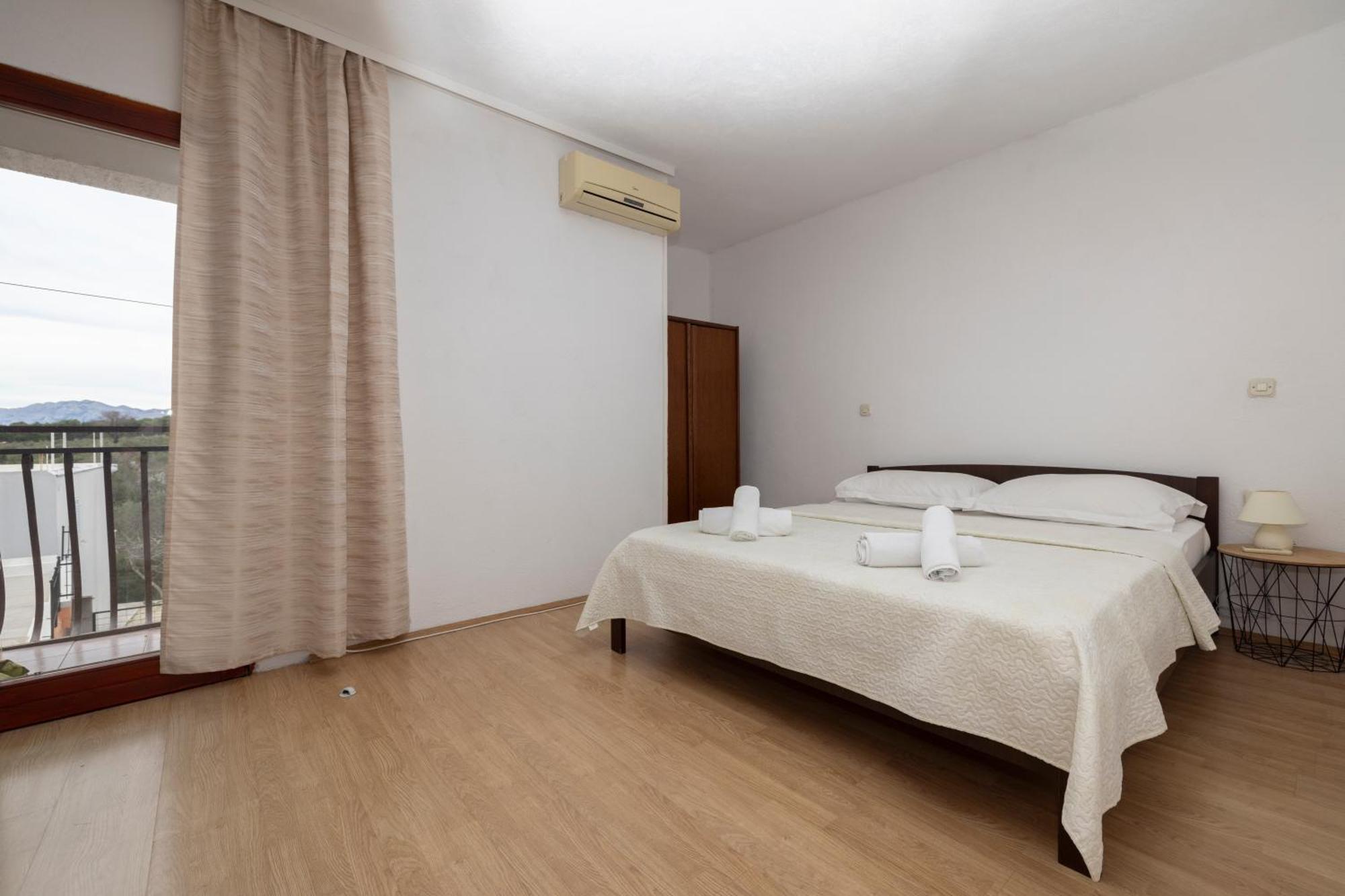 Apartments Family Roso Promajna Bagian luar foto