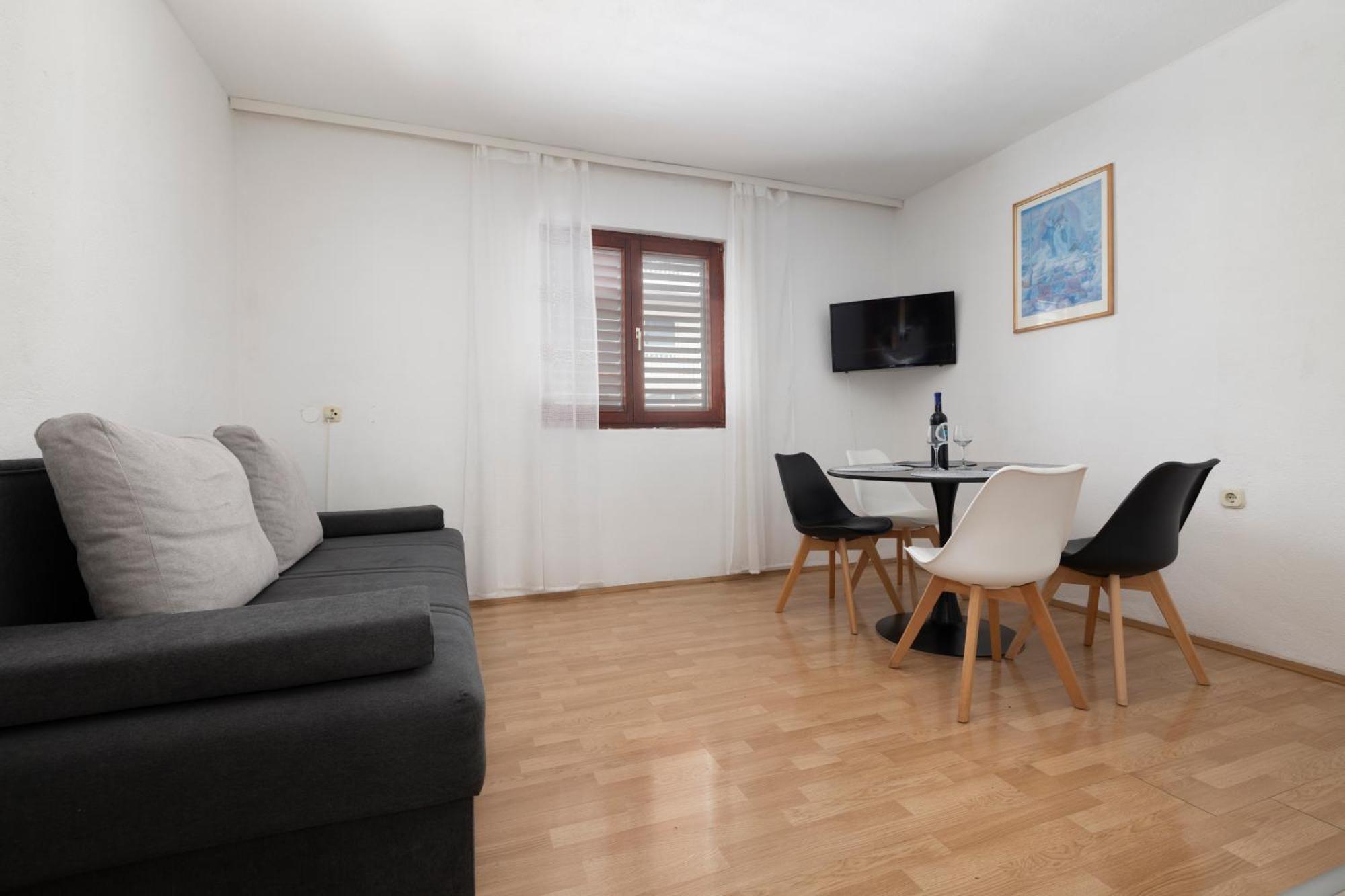 Apartments Family Roso Promajna Bagian luar foto